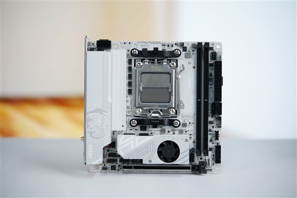 on9star登錄：ITX小巧强悍！微星MPG B850I EDGE TI WIFI图赏