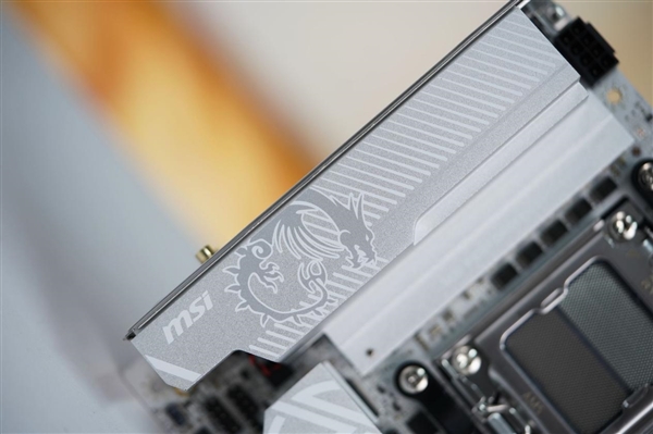 on9star登錄：ITX小巧强悍！微星MPG B850I EDGE TI WIFI图赏