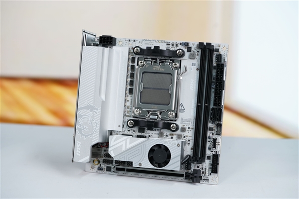 on9star登錄：ITX小巧强悍！微星MPG B850I EDGE TI WIFI图赏