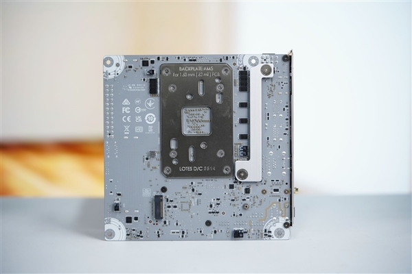 on9star登錄：ITX小巧强悍！微星MPG B850I EDGE TI WIFI图赏