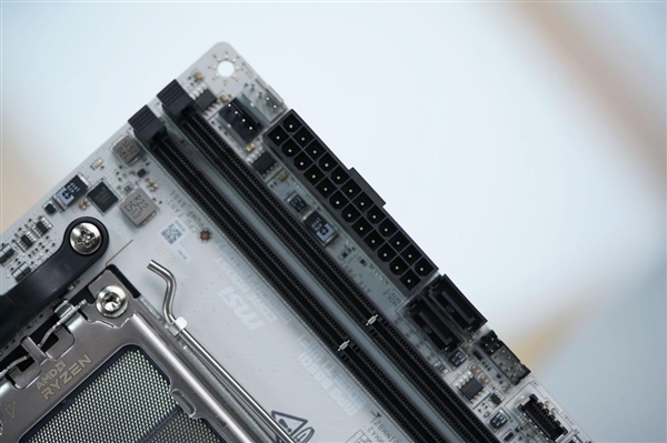 on9star登錄：ITX小巧强悍！微星MPG B850I EDGE TI WIFI图赏