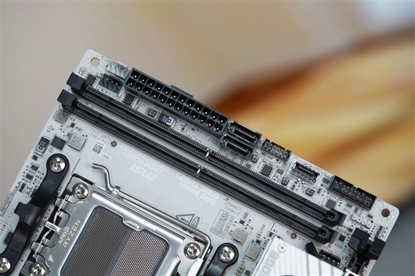 on9star登錄：ITX小巧强悍！微星MPG B850I EDGE TI WIFI图赏